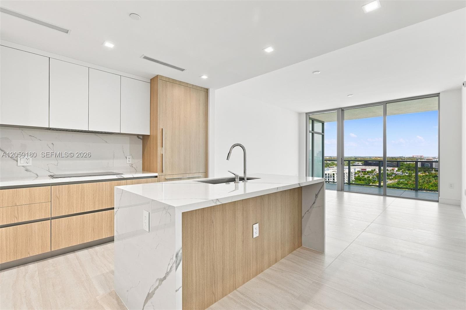 2411 Laguna Circle # 1107, North Miami FL 33181 photo 3