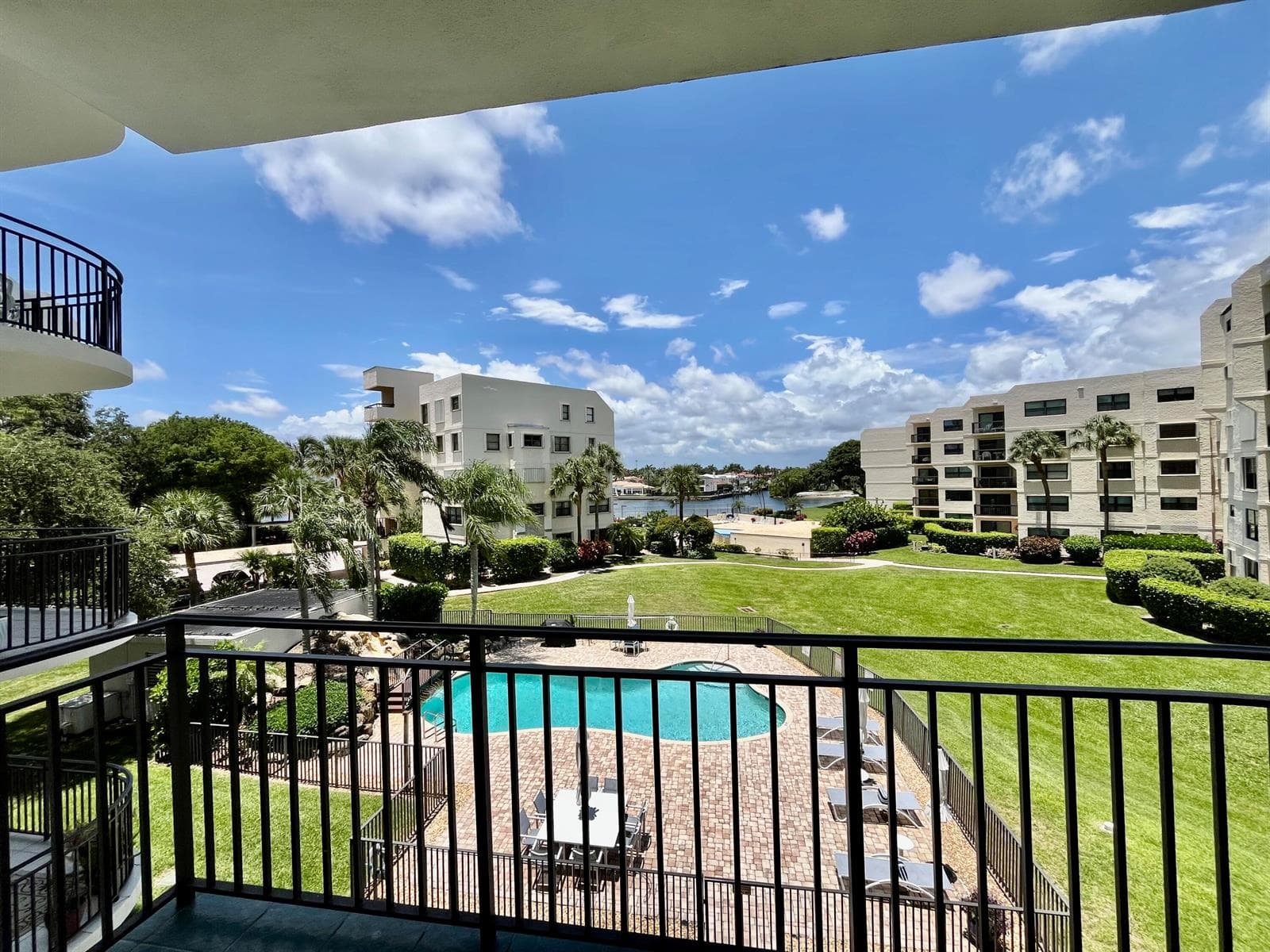 370 GOLFVIEW Road # 302, North Palm Beach FL 33408 photo 4