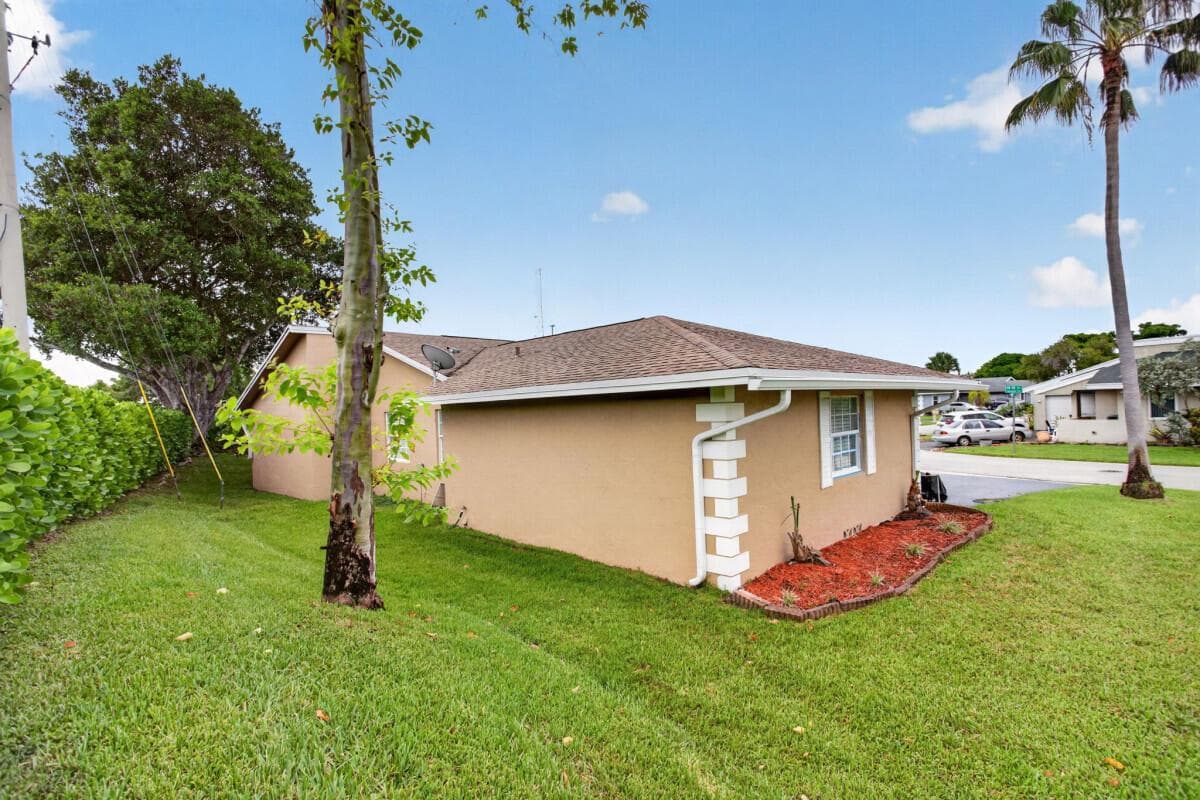 7516 NW 88th Terrace, Tamarac FL 33321 photo 3