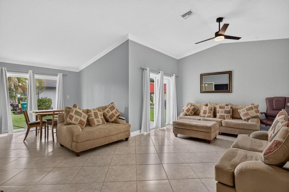 7516 NW 88th Terrace, Tamarac FL 33321 photo 5