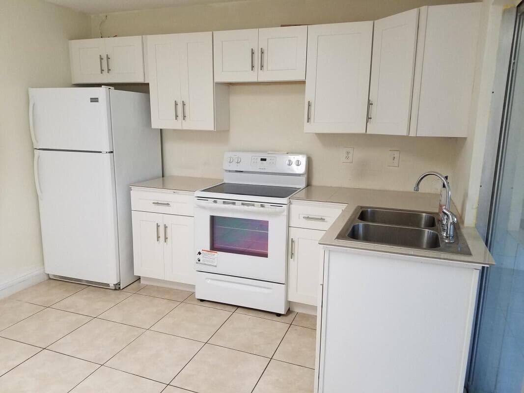 4934 NW 55th Court, Tamarac FL 33319 photo 2
