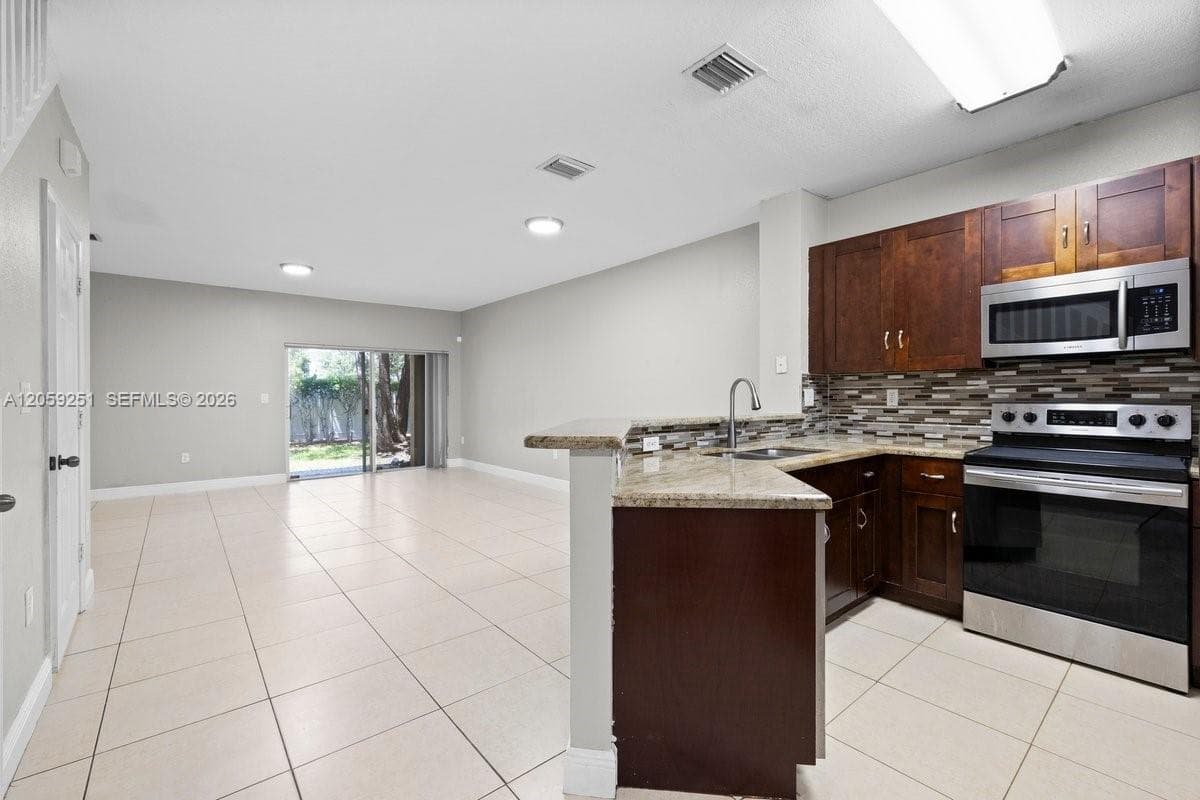 7929 Tuscany Dr, Tamarac FL 33321 photo 3