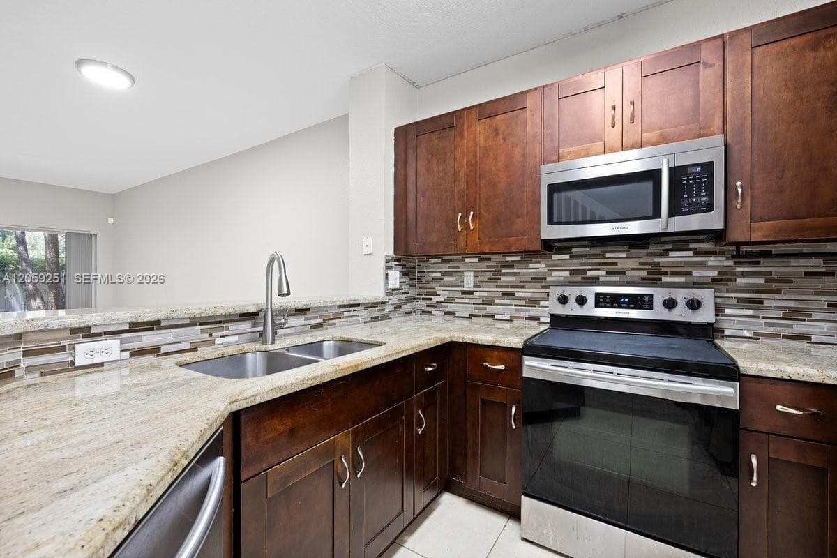 7929 Tuscany Dr, Tamarac FL 33321 photo 4