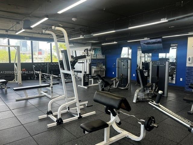 555 NE 15th St # 20E, Miami FL 33132 photo 2