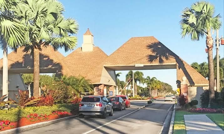 266 Brighton G, Boca Raton FL 33434 photo 2