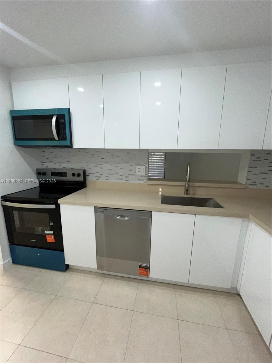 8625 NW 8th St # 213, Miami FL 33126 photo 5
