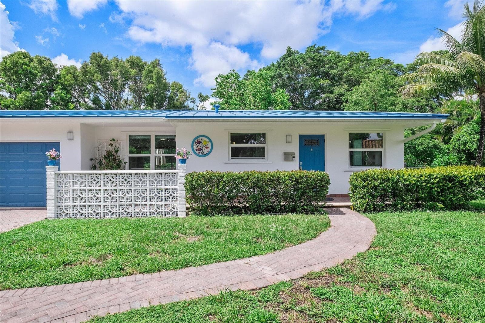 13988 Lake Lure Court, Miami Lakes FL 33014 photo 2