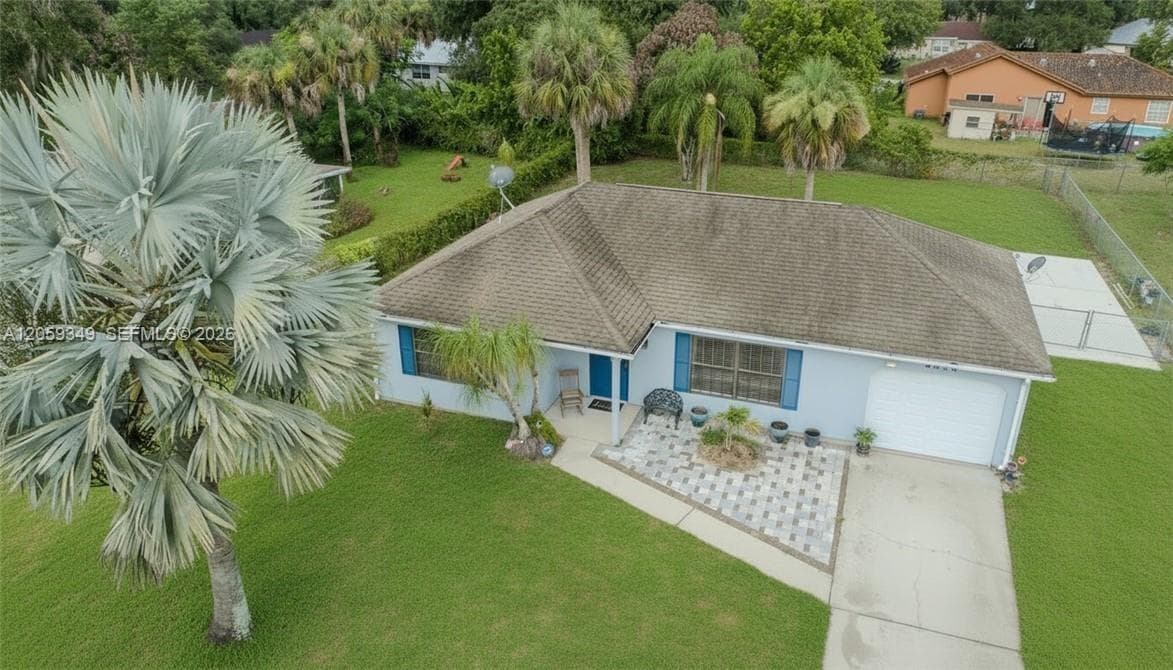 4016 E Sunflower Circle, La Belle FL 33935 photo 2