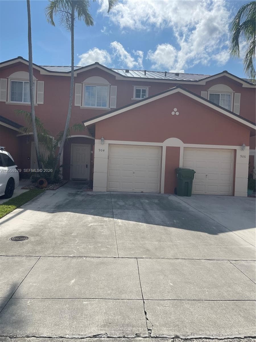 904 NW 100th Ave, Pembroke Pines FL 33024 photo 4