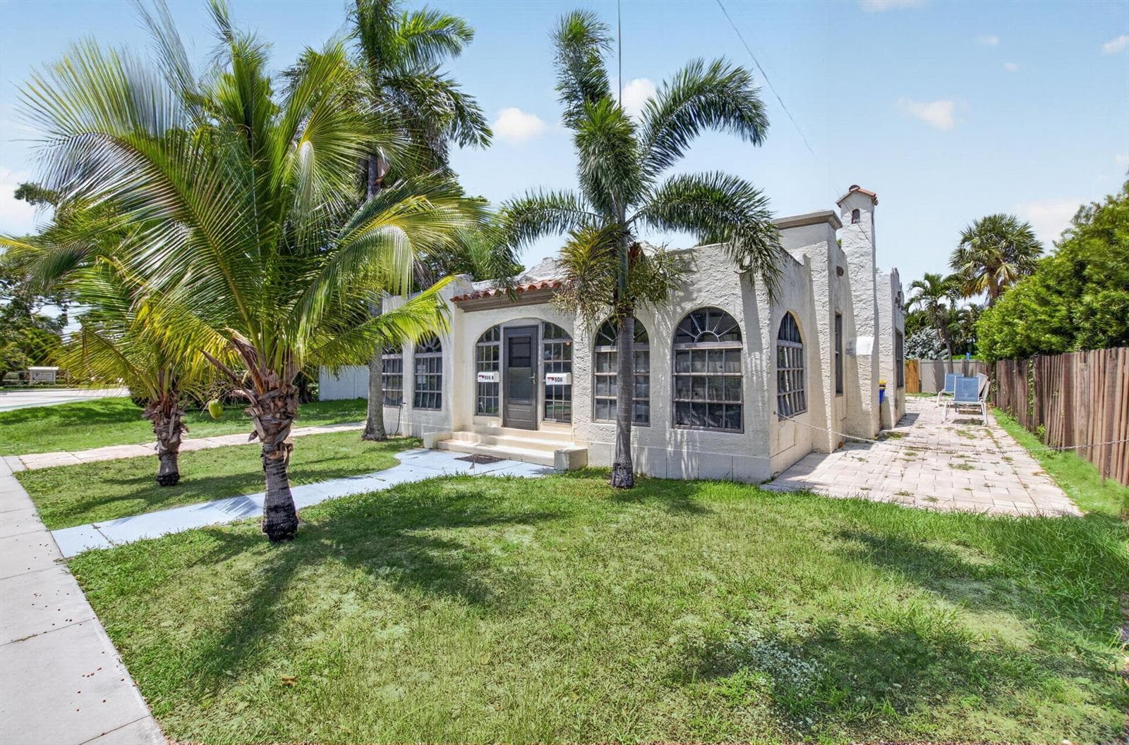 806 NE 2nd Avenue, Delray Beach FL 33444 photo 2