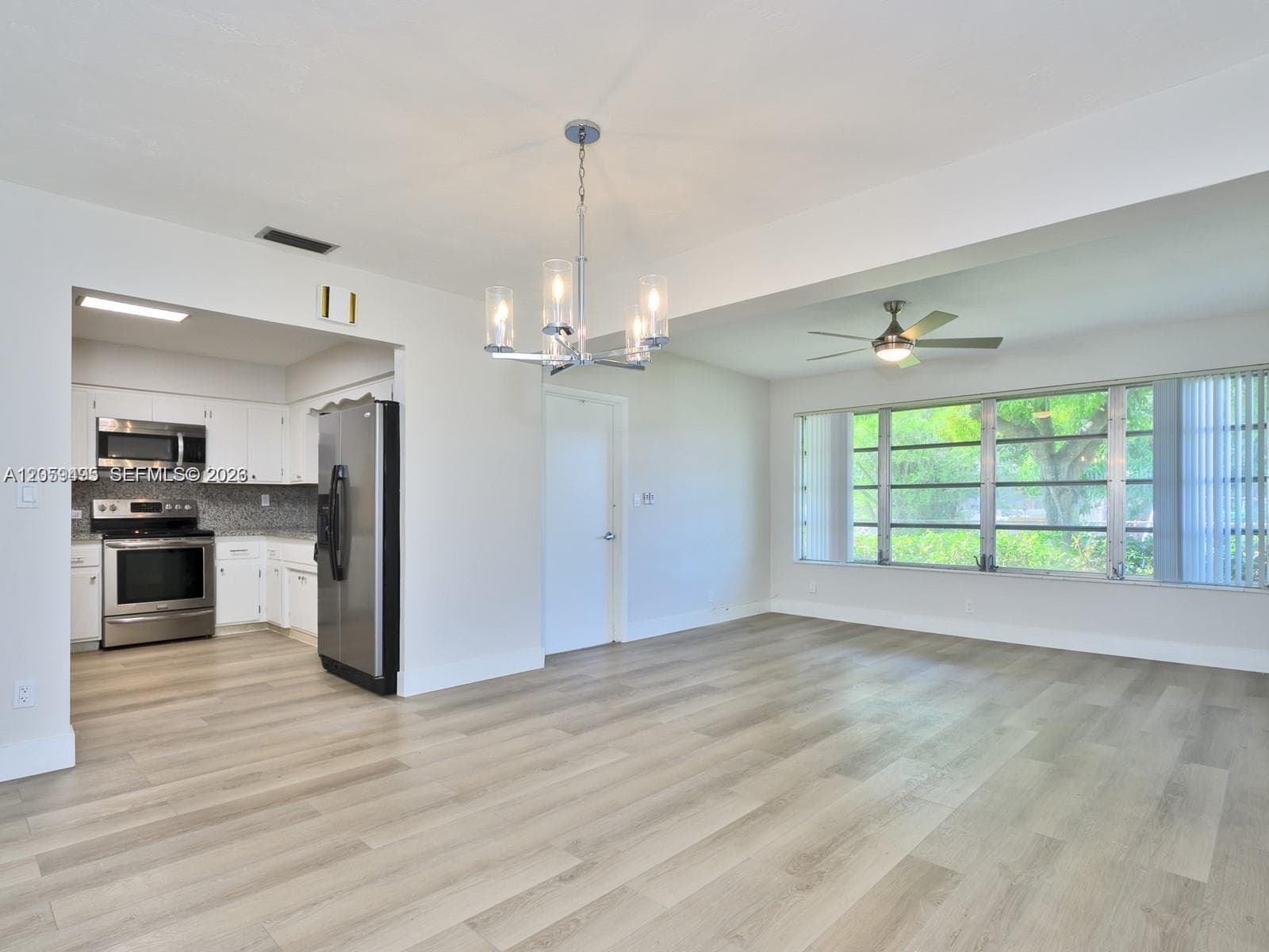 8691 NW 16th St, Pembroke Pines FL 33024 photo 2