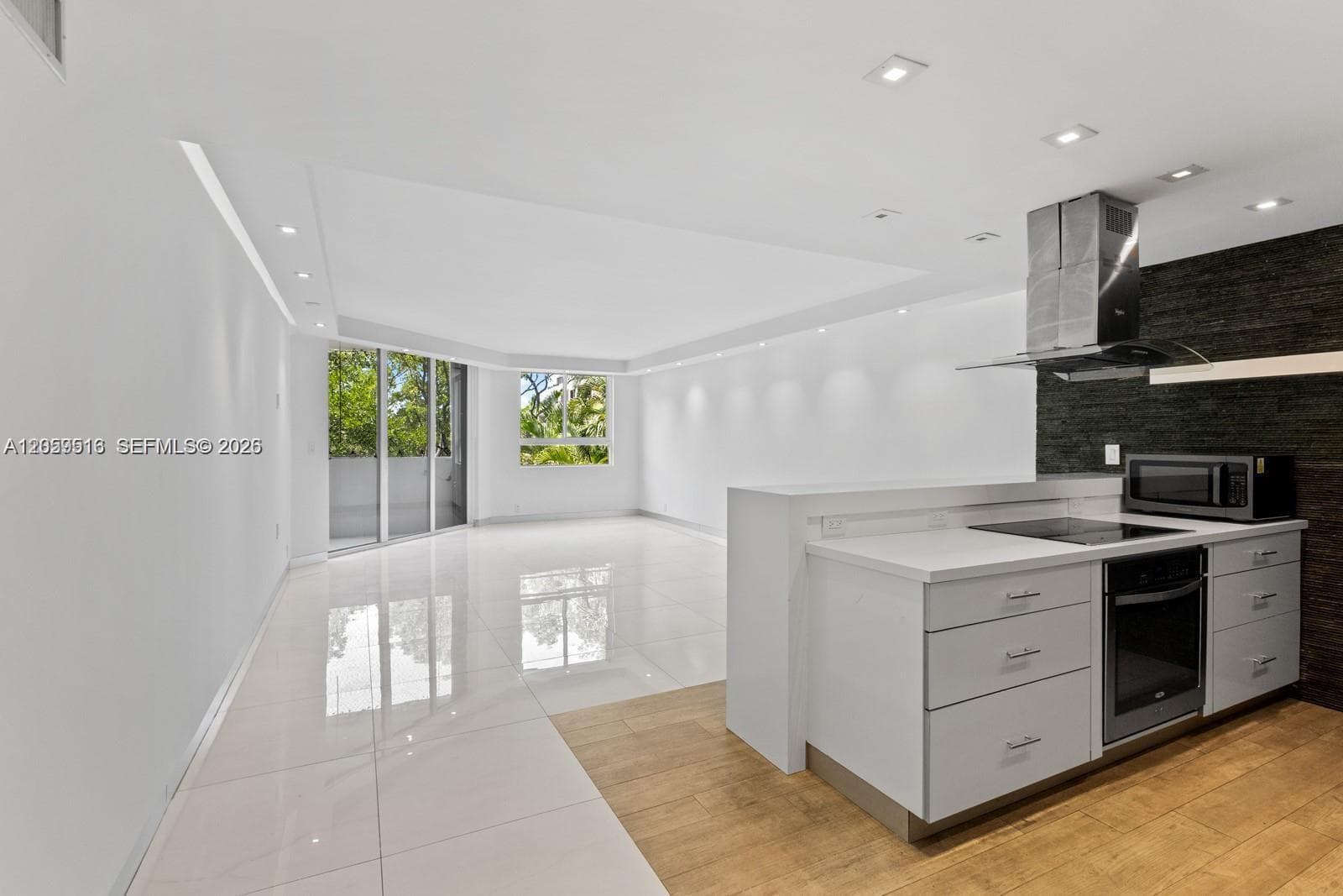 181 Crandon Blvd # 207, Key Biscayne FL 33149 photo 2