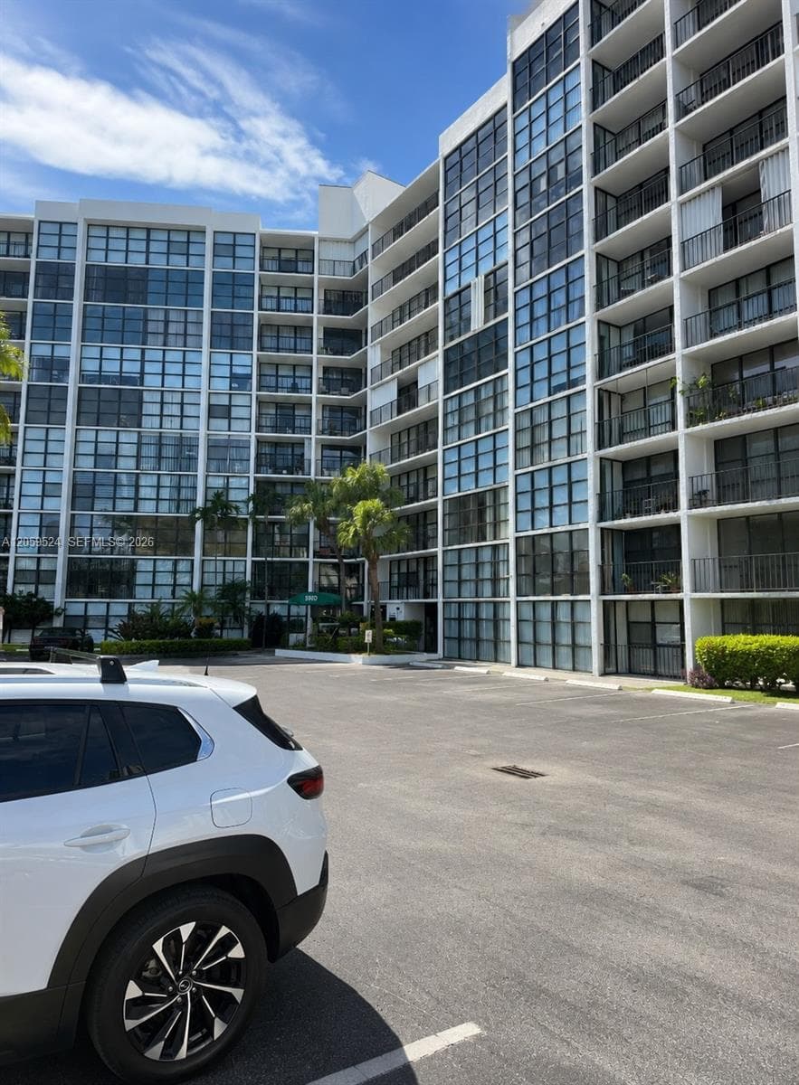800 Parkview Dr # 716, Hallandale Beach FL 33009 photo 3