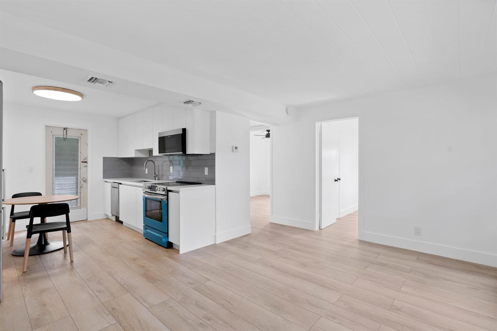 241 NE 10th Street, Delray Beach FL 33444 photo 2