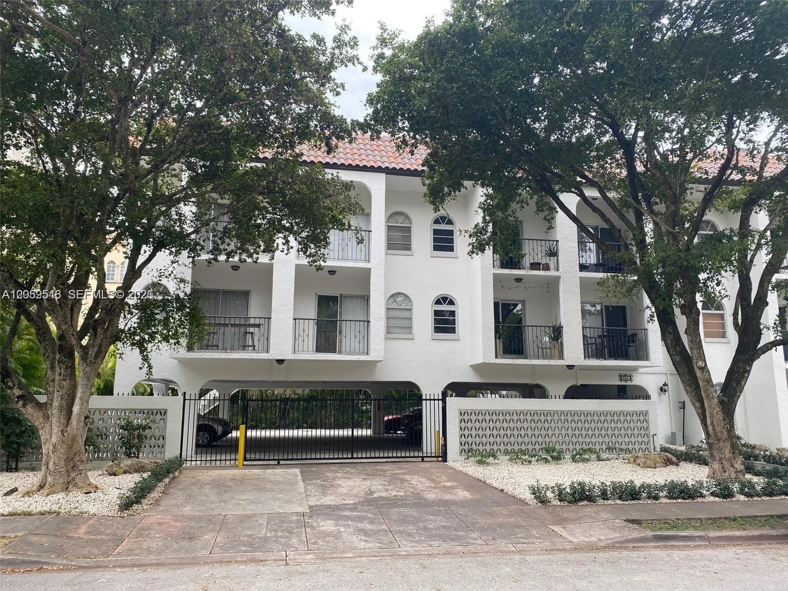 338 Majorca Ave # 207, Coral Gables FL 33134