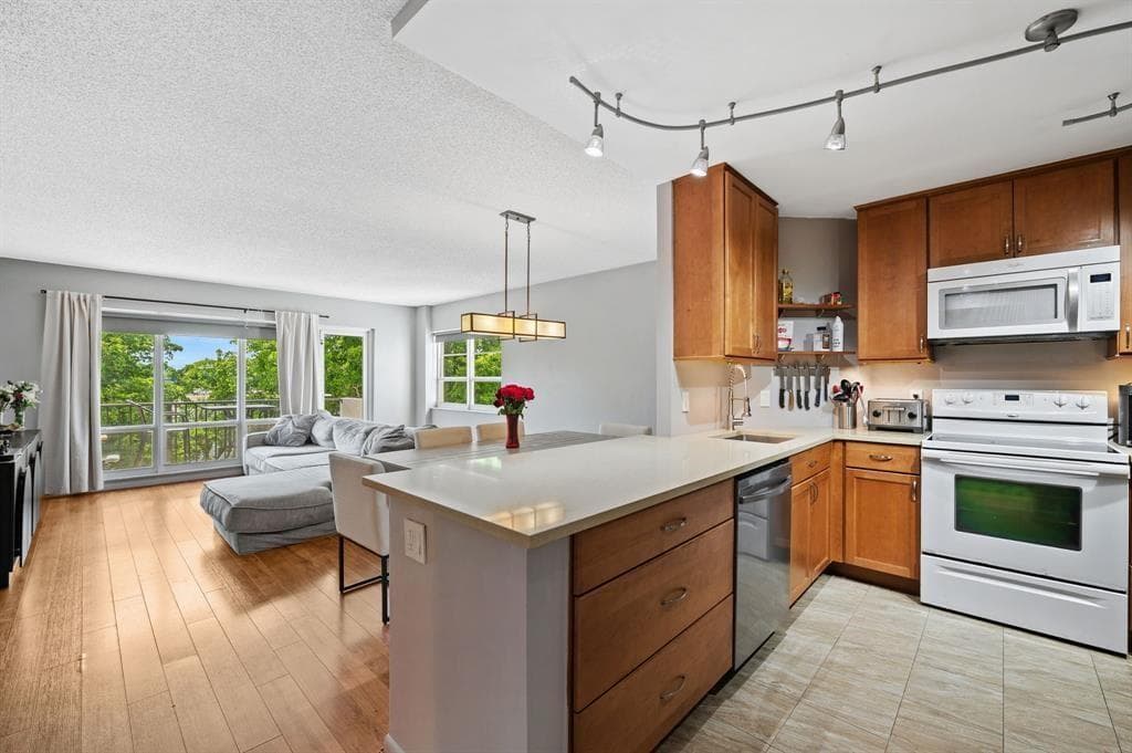 340 SUNSET Drive # 401, Fort Lauderdale FL 33301 photo 4