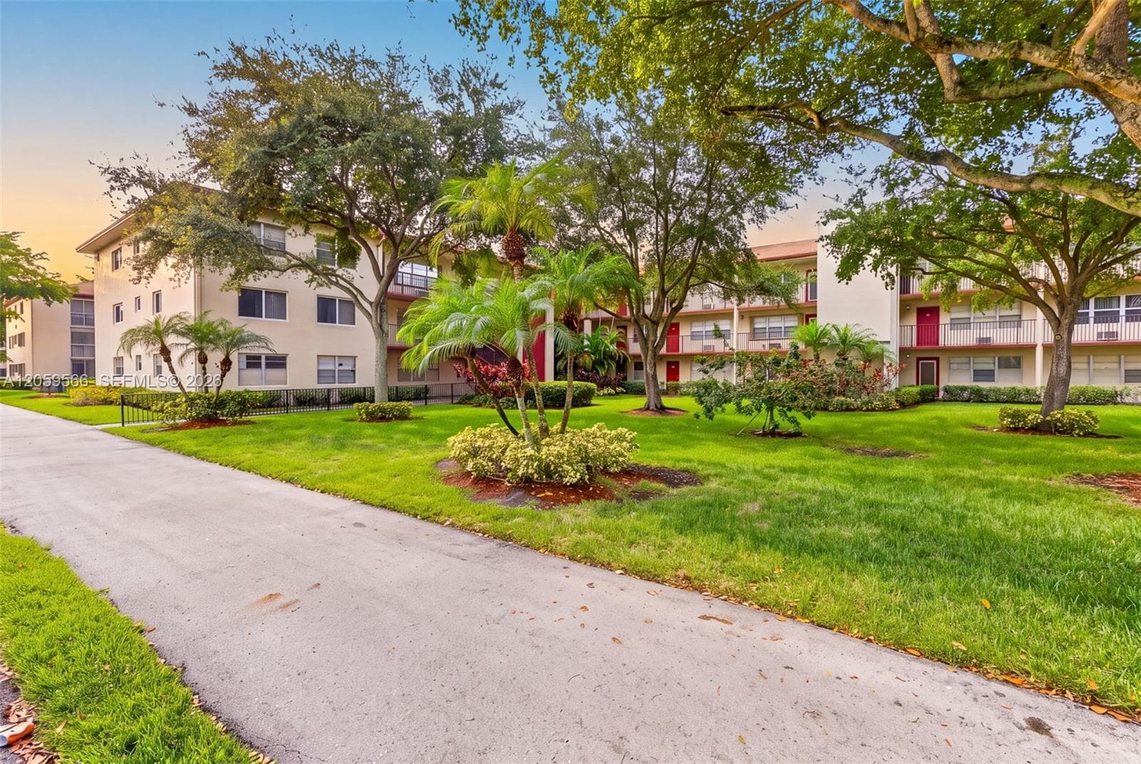13350 SW 1st St # 103P, Pembroke Pines FL 33027