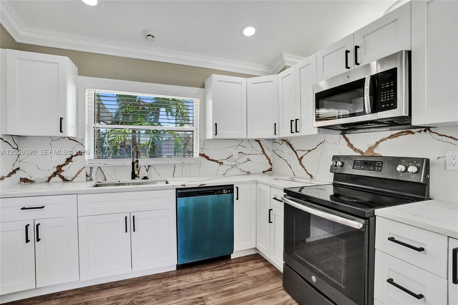 8204 SW 12th St, North Lauderdale FL 33068 photo 4