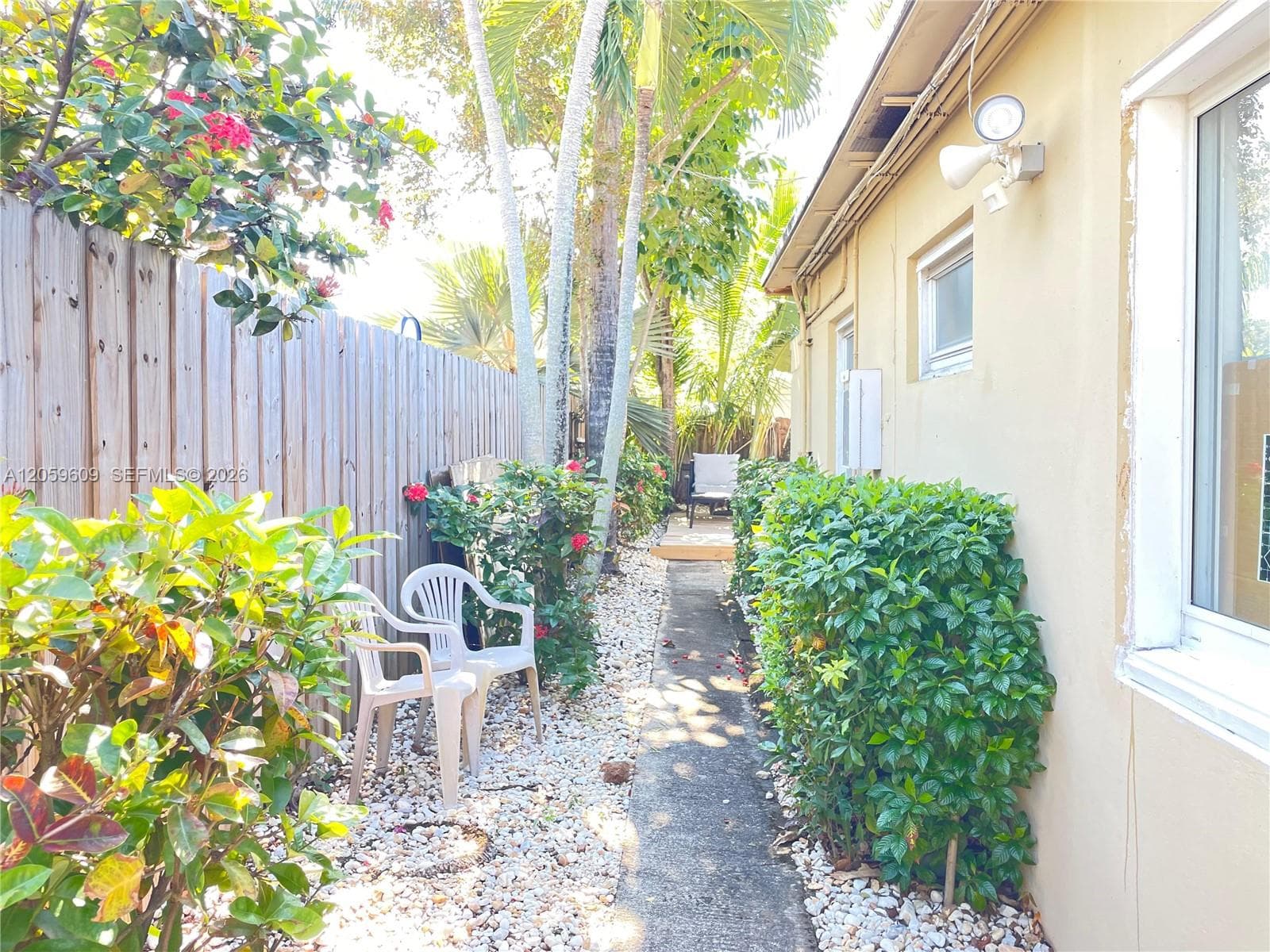 420 NE 14th Ave # 3, Fort Lauderdale, FL 33301 photo 2