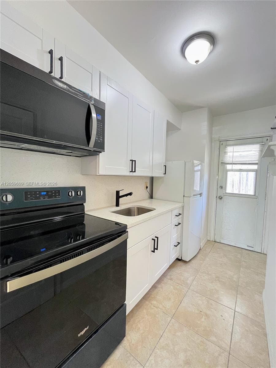 420 NE 14th Ave # 3, Fort Lauderdale, FL 33301 photo 3