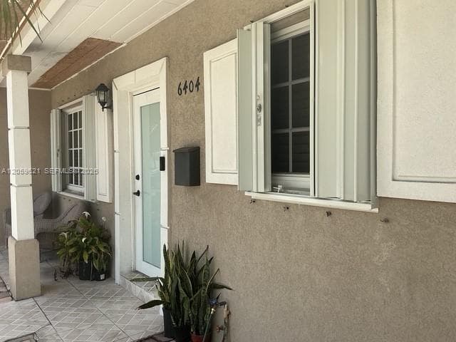 6404 Grant Ct, Hollywood FL 33024 photo 3