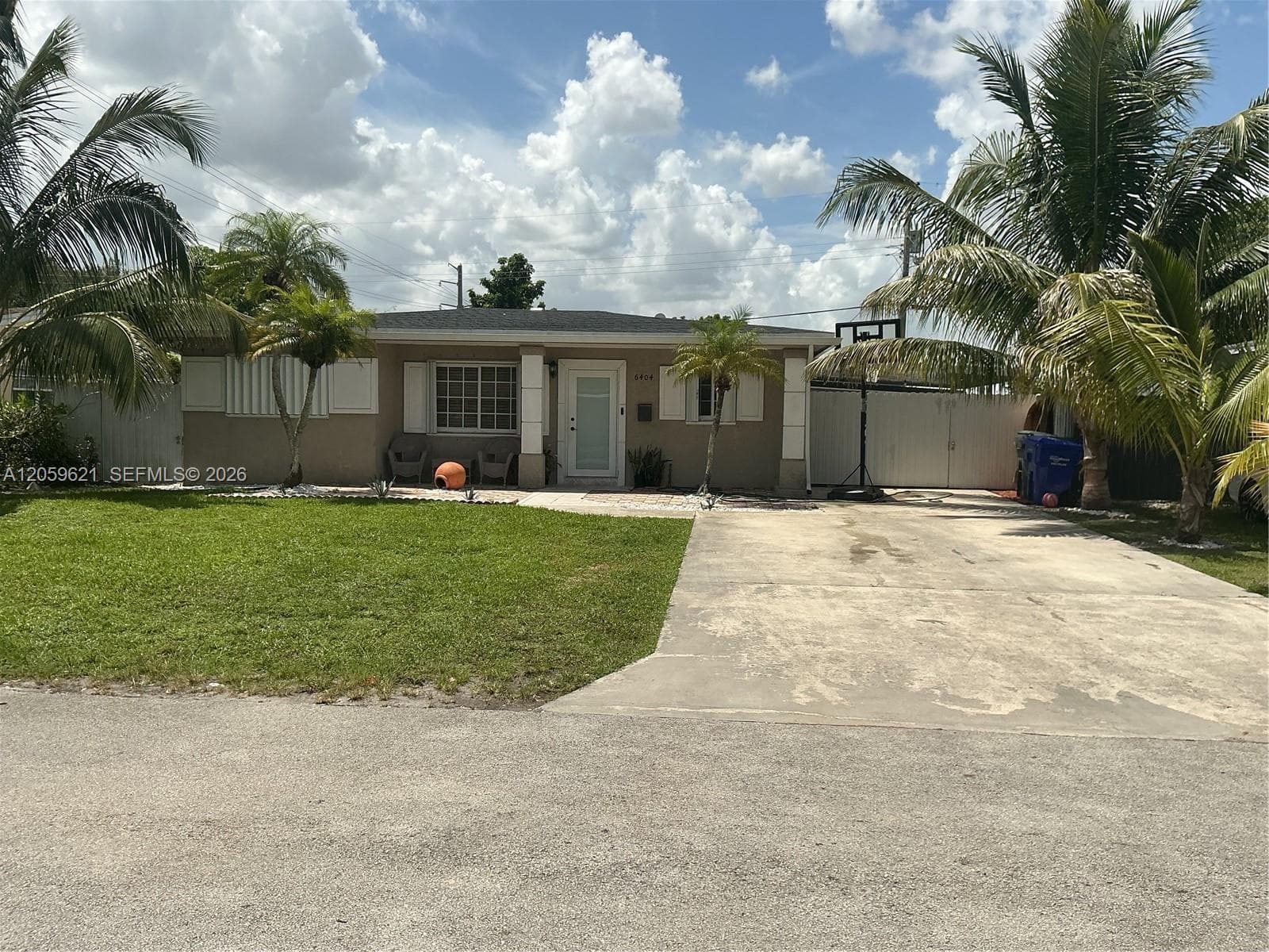 6404 Grant Ct, Hollywood FL 33024