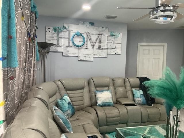 6404 Grant Ct, Hollywood FL 33024 photo 4
