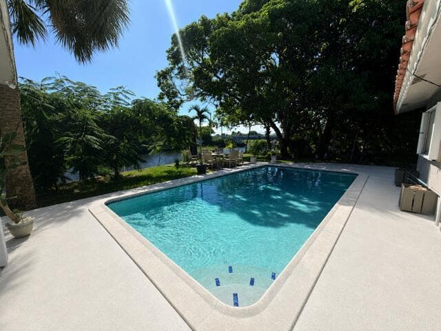 2060 NW 37th Street, Oakland Park FL 33309 photo 5