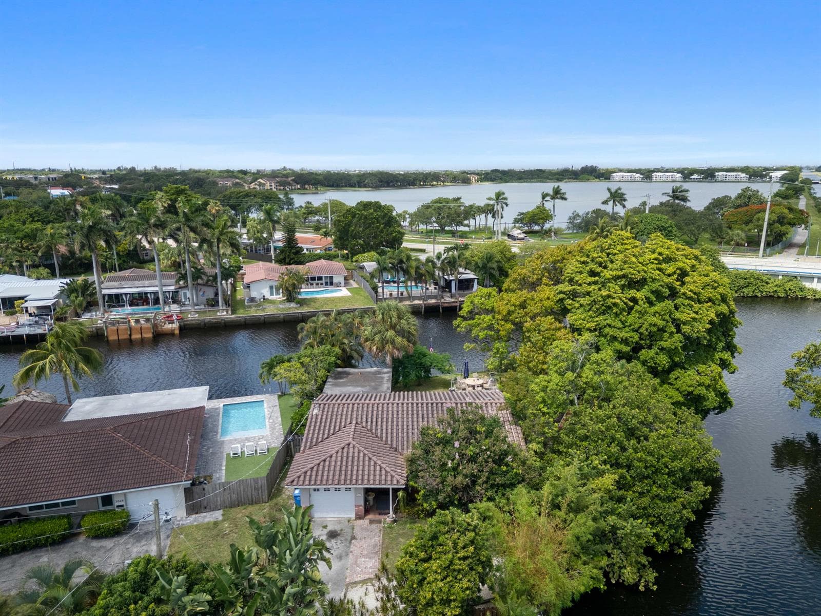 2060 NW 37th Street, Oakland Park FL 33309 photo 4