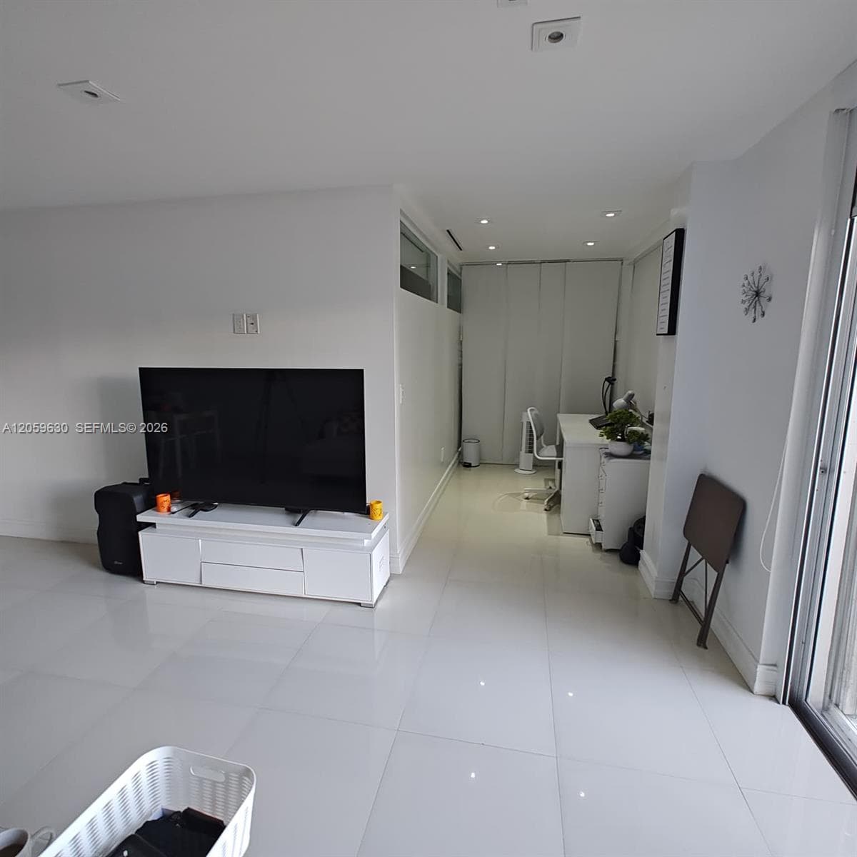 2750 NE 183rd St # 301, Aventura FL 33160 photo 4