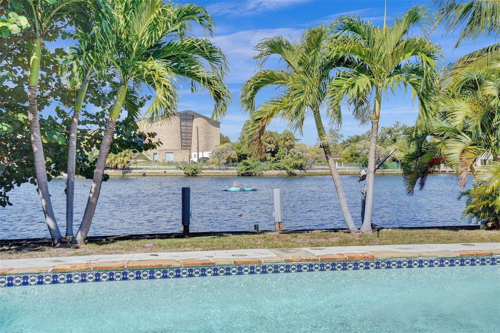 1325 MIDDLE RIVER Drive, Fort Lauderdale FL 33304 photo 3