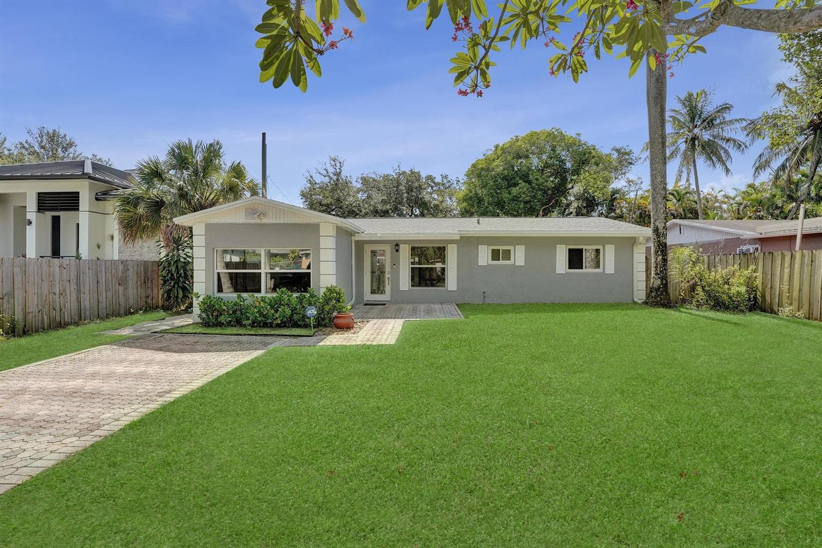300 SW 19TH Avenue, Fort Lauderdale FL 33312