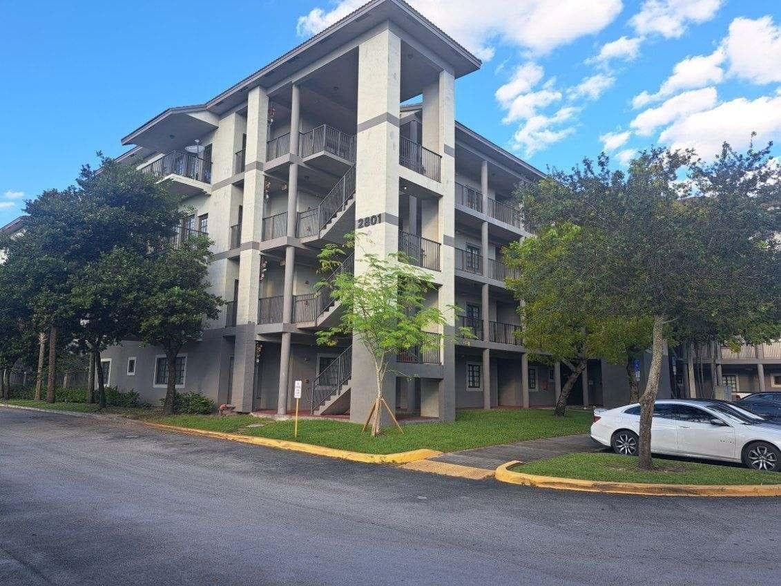 2801 RIVERSIDE Drive # 105-S, Coral Springs FL 33065