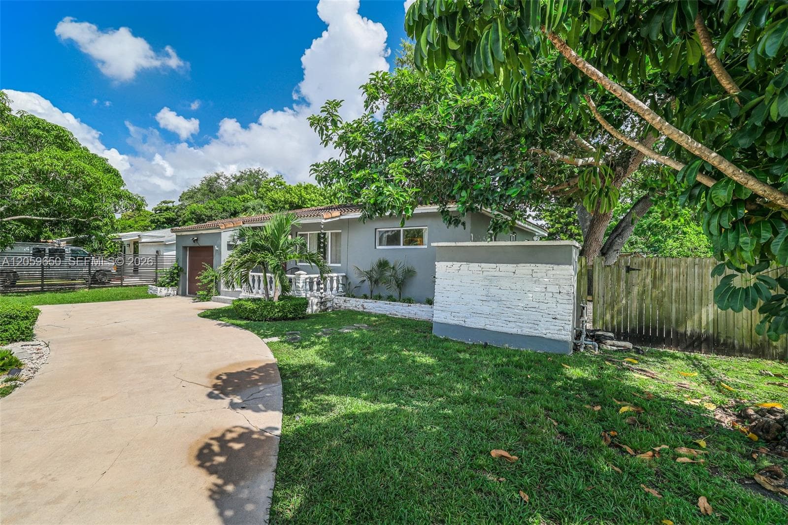 65 NW 116th St, Miami FL 33168 photo 2