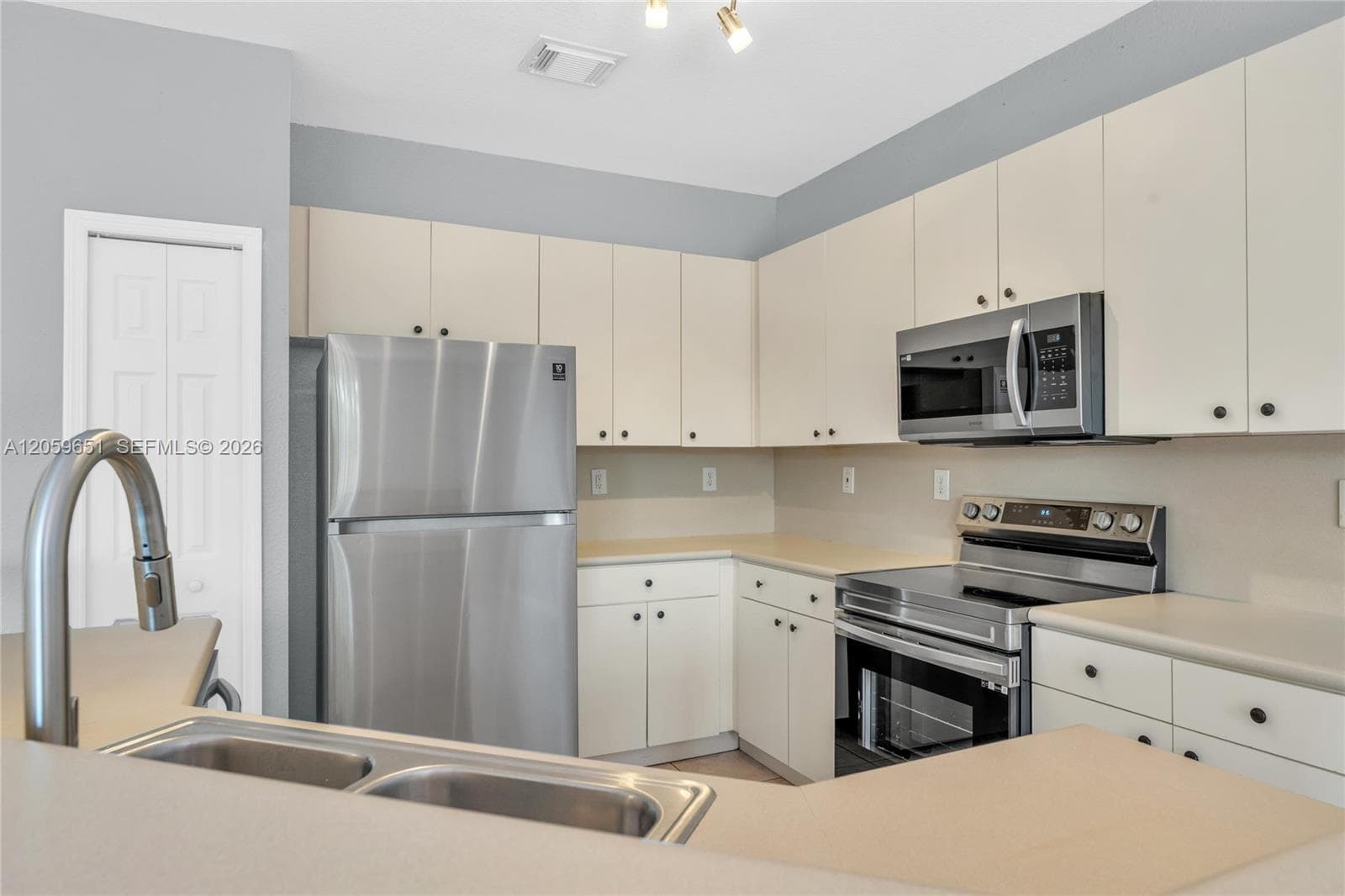 16673 SW 78 Terrace, Miami FL 33193 photo 4