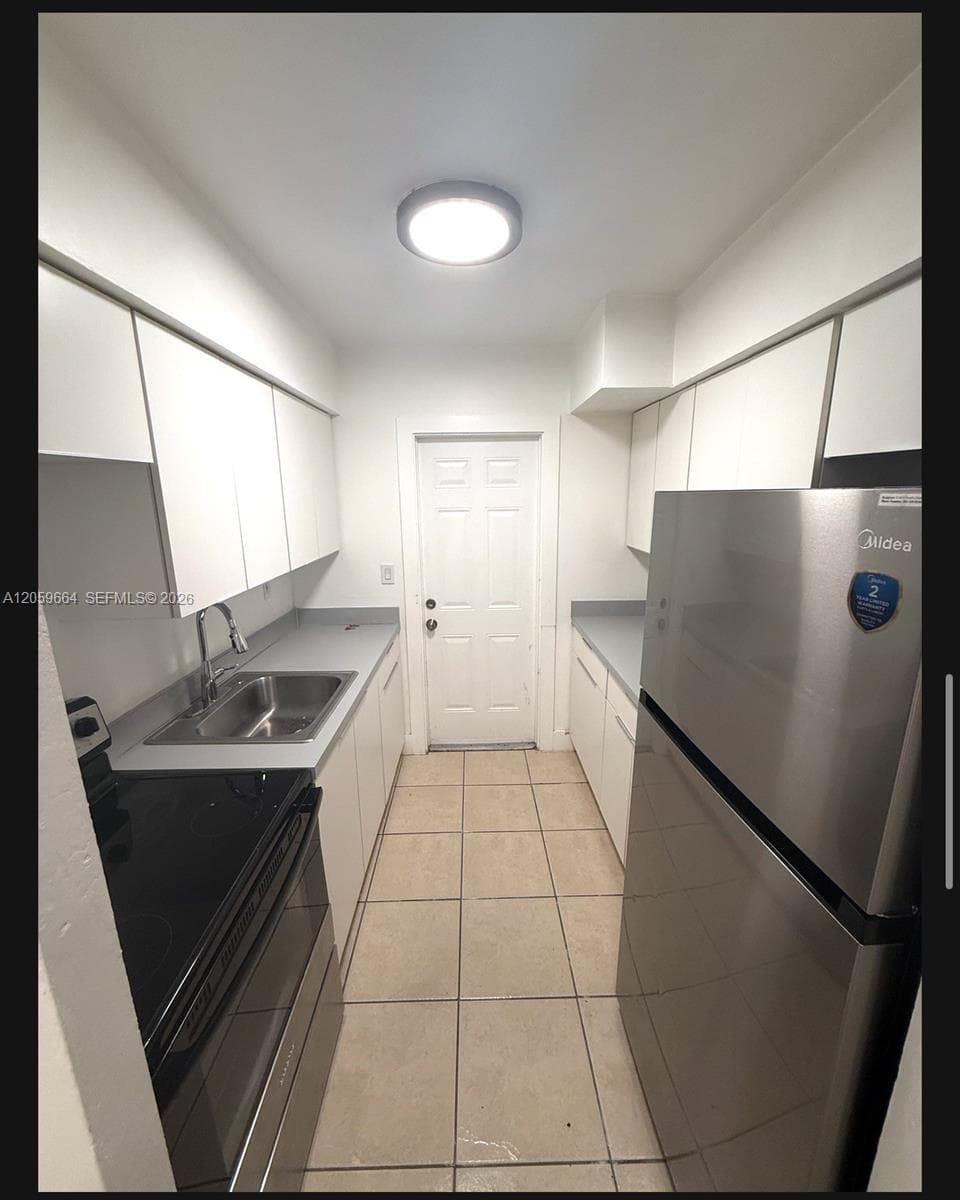 1979 N Glades Dr # 04, North Miami Beach FL 33162 photo 2