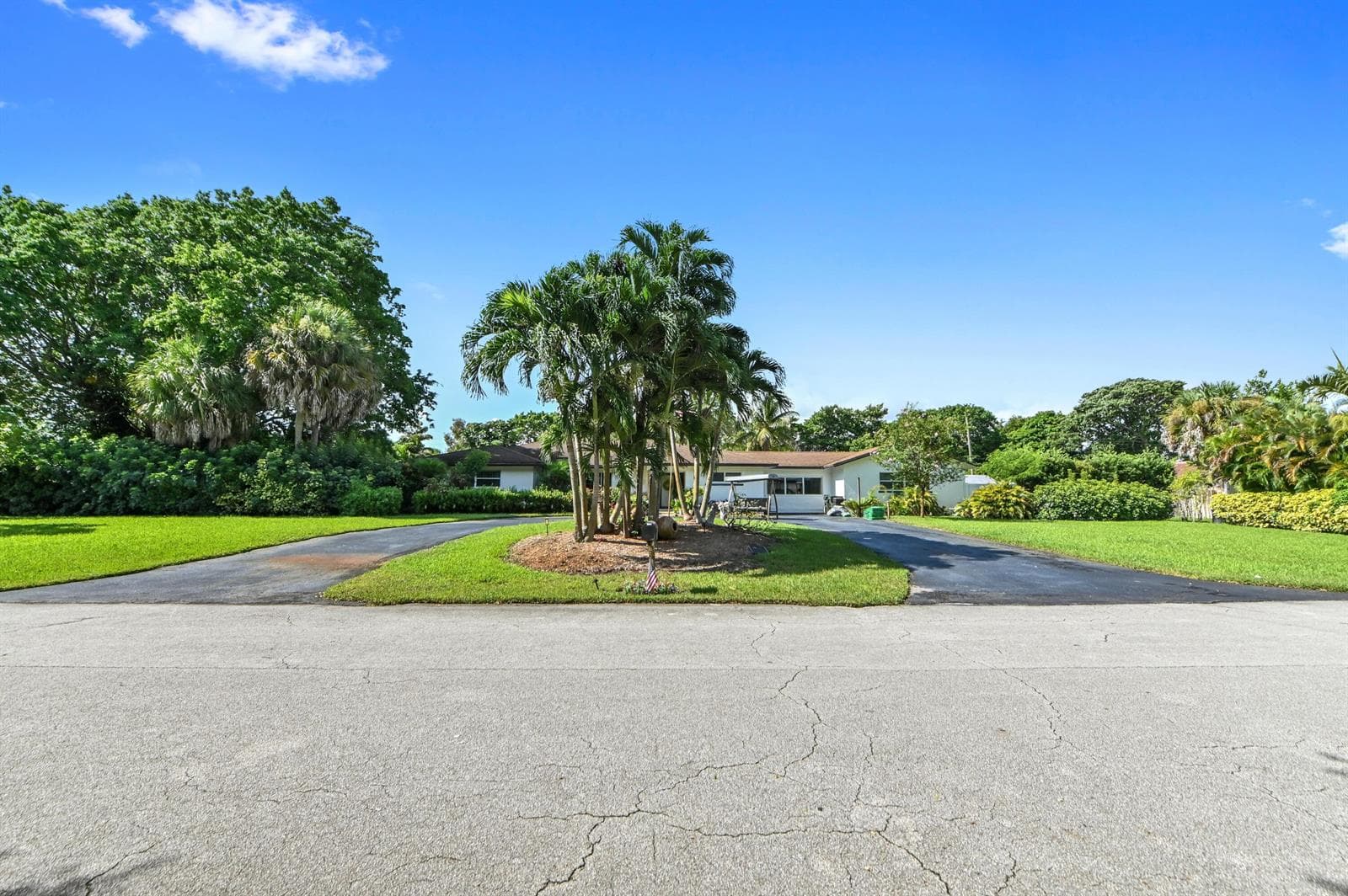 4580 Glenwood Drive, Coconut Creek FL 33066 photo 3