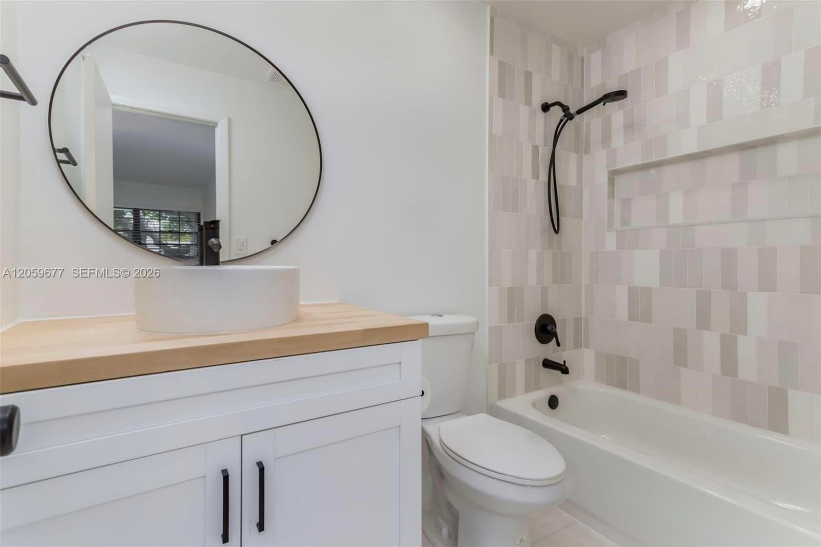 931 NE 199th St # 22, Miami FL 33179 photo 5