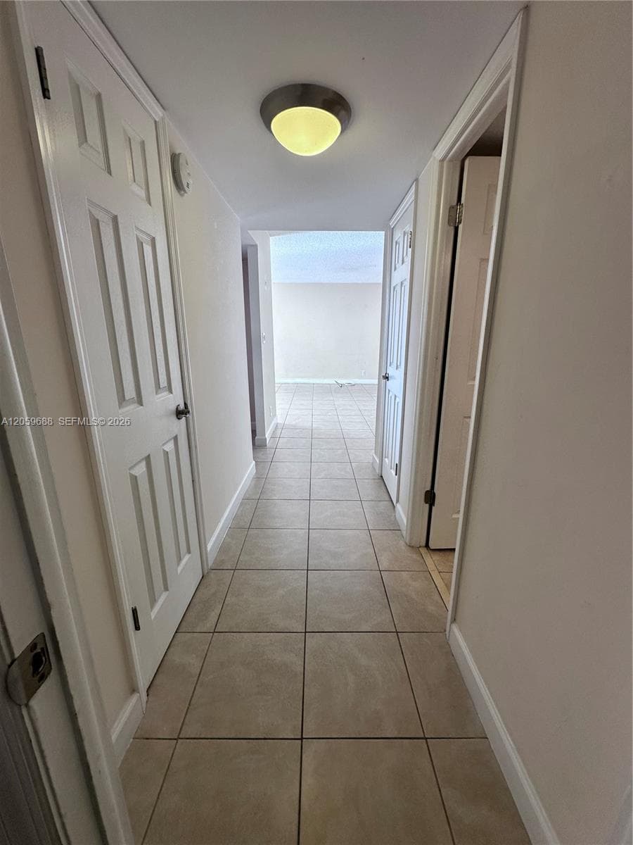 137 Golden Isles Dr # 512, Hallandale Beach FL 33009 photo 4