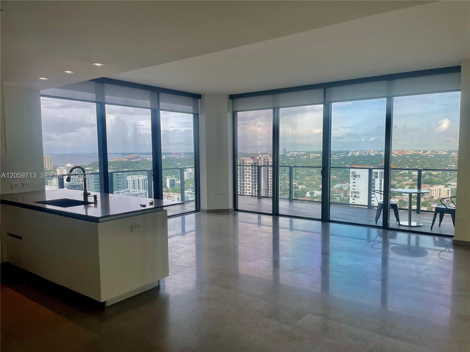 88 SW 7th St # 2902, Miami FL 33130 photo 2