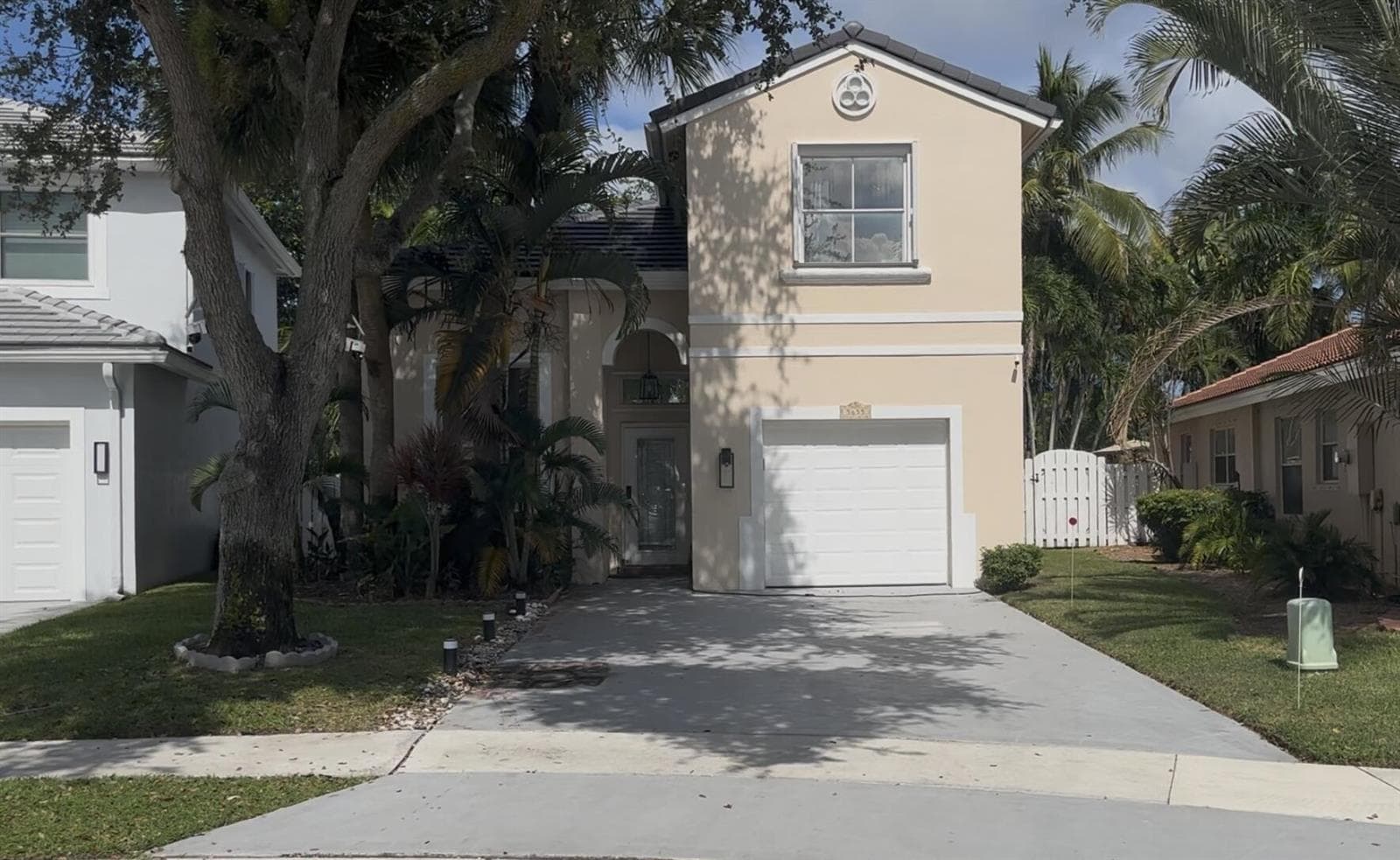 5655 LA QUINTA Court, Lake Worth FL 33463 photo 2