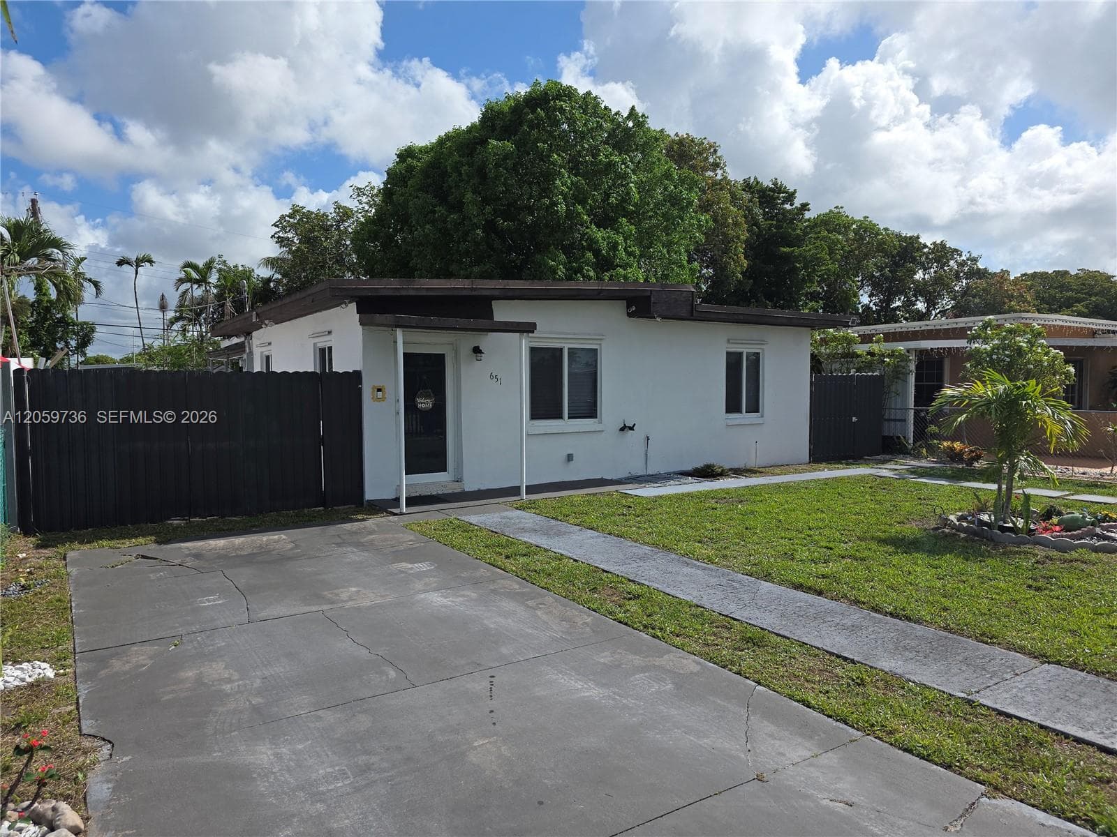 651 E 48th St, Hialeah FL 33013 photo 2