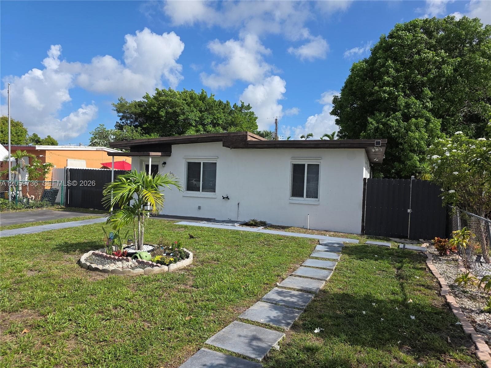 651 E 48th St, Hialeah FL 33013 photo 3