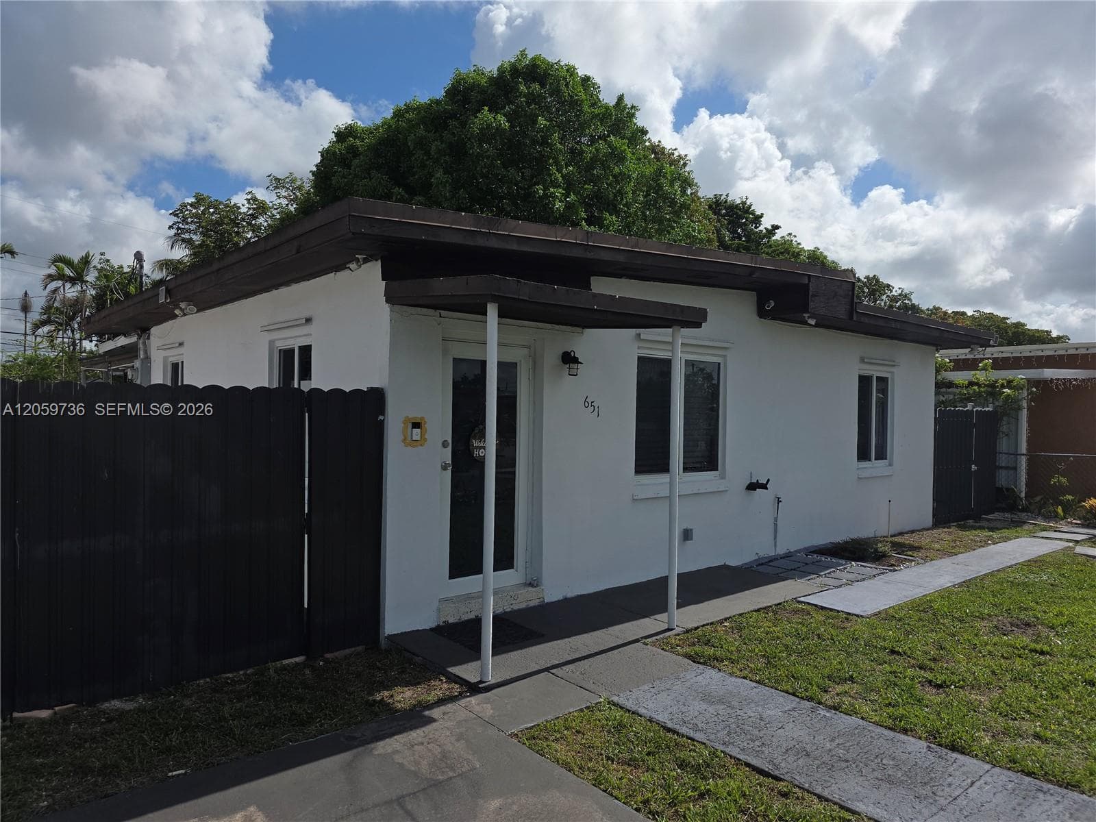 651 E 48th St, Hialeah FL 33013 photo 4