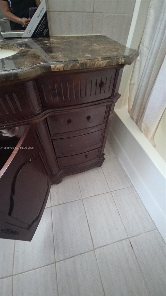 9437 Fontainebleau Blvd # 202, Miami, FL 33172 photo 5