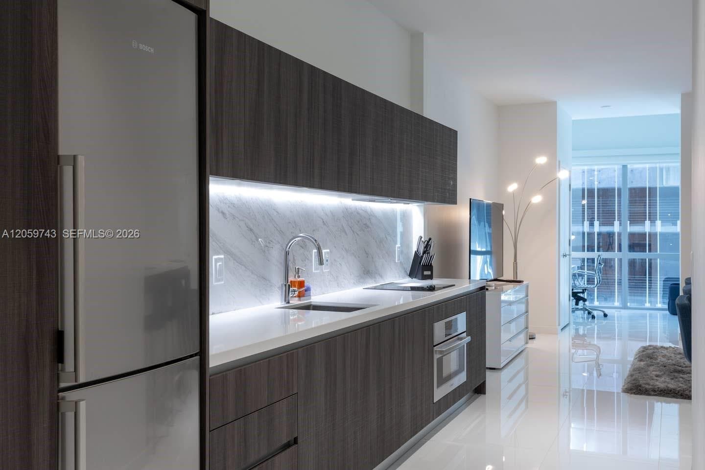 851 NE 1st Ave # 503, Miami FL 33132 photo 2