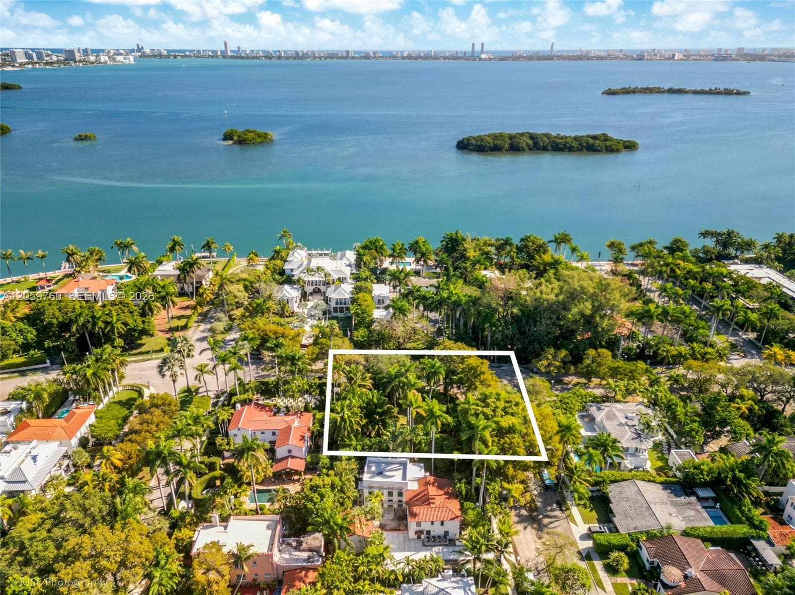 5810 N Bayshore Dr, Miami FL 33137 photo 2