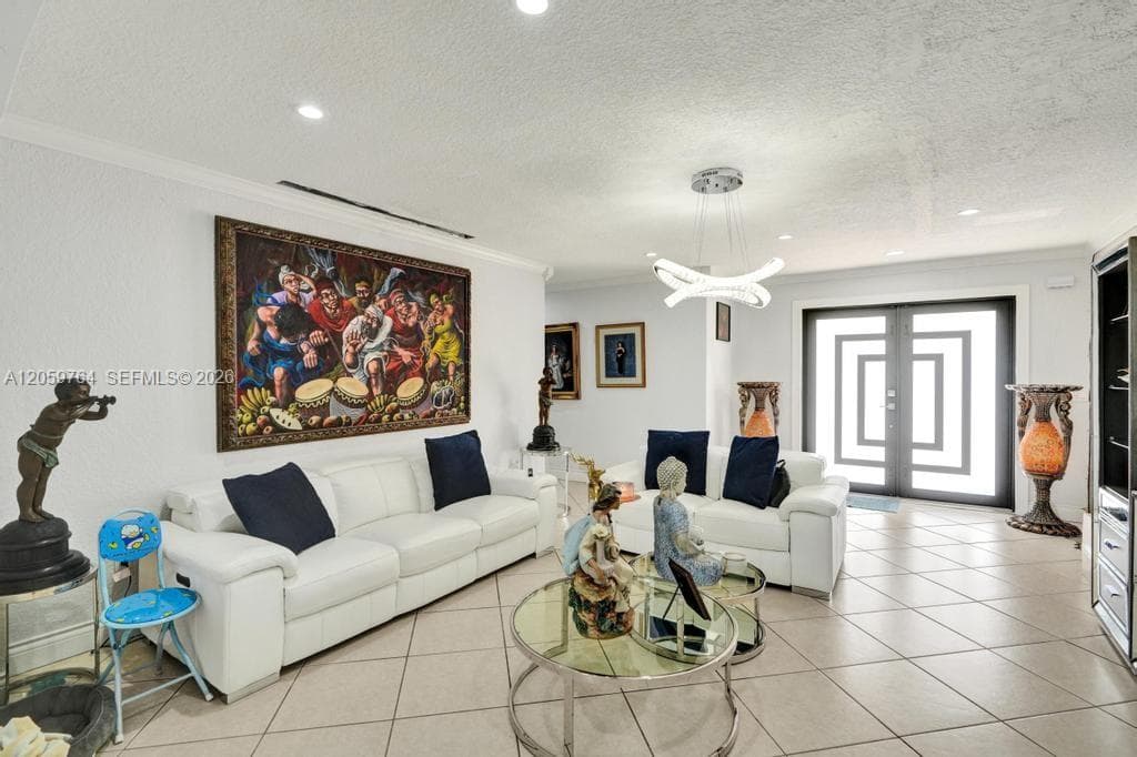 2711 SW 117th Ct, Miami FL 33175 photo 2