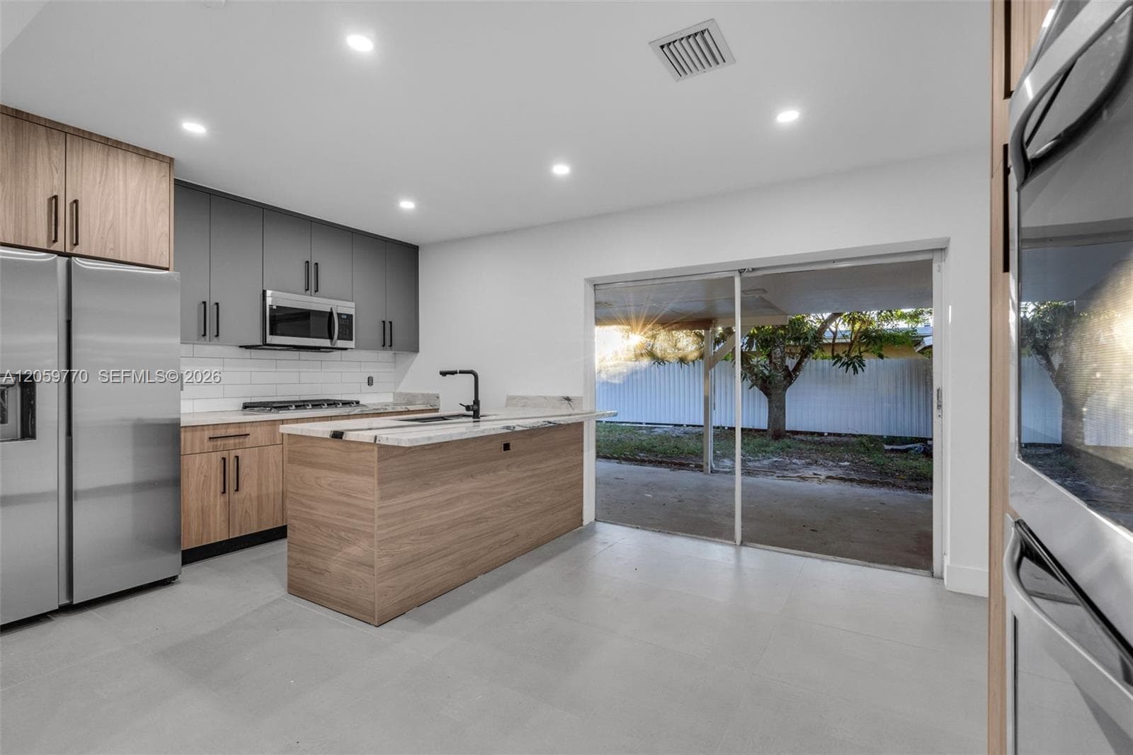 730 NW 77th Way, Pembroke Pines FL 33024 photo 4