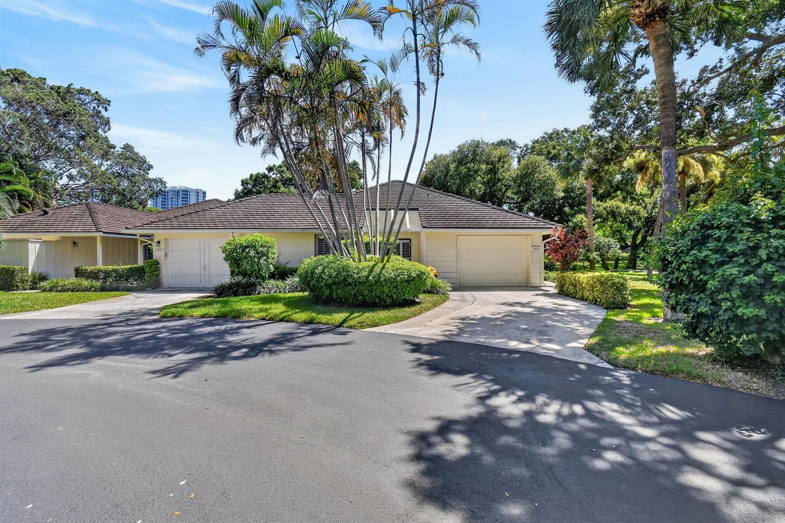 11453 SHADY OAKS Lane, North Palm Beach FL 33408 photo 2